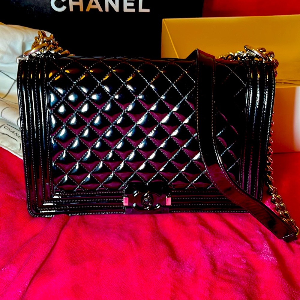 Chanel Boy Calfskin Quilted New Medium Plexiglass Flap
